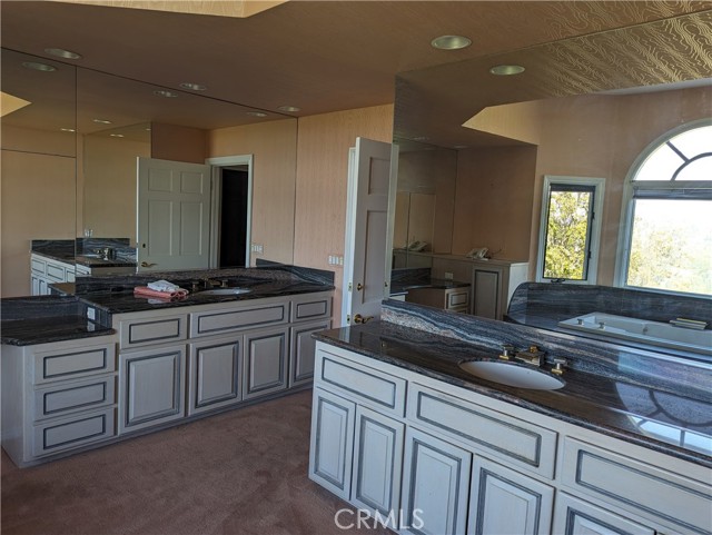 Detail Gallery Image 25 of 36 For 4015 Clarinda Dr, Tarzana,  CA 91356 - 4 Beds | 3/1 Baths