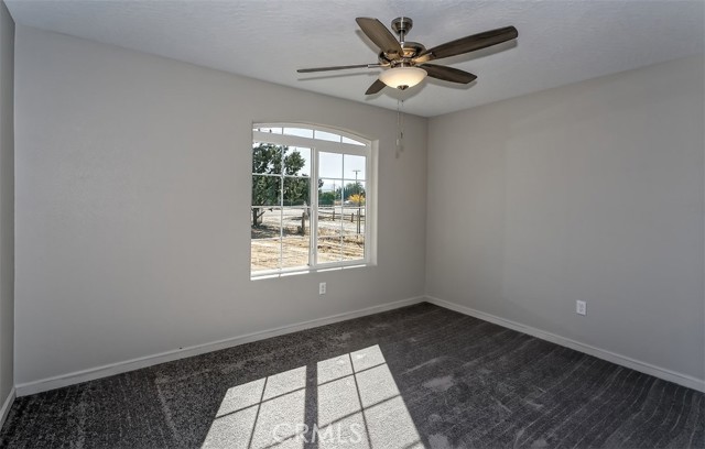 Detail Gallery Image 13 of 25 For 9028 8th Ave, Hesperia,  CA 92345 - 4 Beds | 2/1 Baths