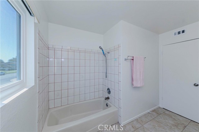 Detail Gallery Image 21 of 37 For 2401 El Portal Way, Oxnard,  CA 93035 - 4 Beds | 2/1 Baths