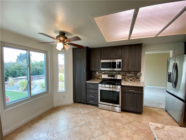 22817 Sweet Pea Circle, Moreno Valley CA: https://media.crmls.org/medias/766a1886-e19d-4580-8eec-df67fcba2f9c.jpg