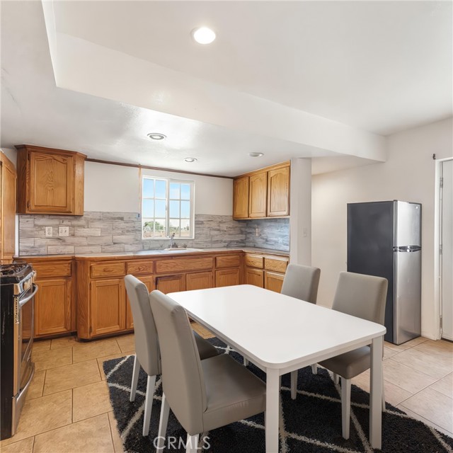 22006 Sioux Road, Apple Valley CA: https://media.crmls.org/medias/766a55fa-3a34-4181-a441-b105b0a0b7c7.jpg