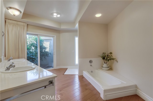 Detail Gallery Image 10 of 23 For 264 W Sonora, Claremont,  CA 91711 - 4 Beds | 2 Baths