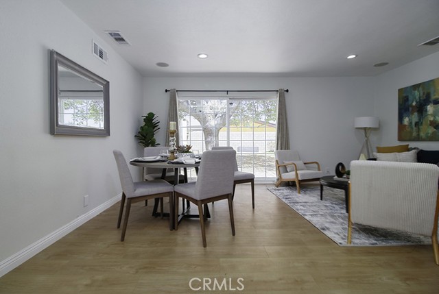 Detail Gallery Image 5 of 22 For 1891 Moore St, Simi Valley,  CA 93065 - 4 Beds | 2/1 Baths