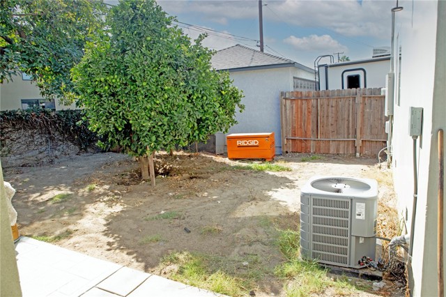 Detail Gallery Image 20 of 21 For 8322 Vista Del Rosa St, Downey,  CA 90240 - 5 Beds | 3 Baths