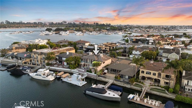 Detail Gallery Image 2 of 68 For 218 Evening Star Ln, Newport Beach,  CA 92660 - 5 Beds | 3/1 Baths