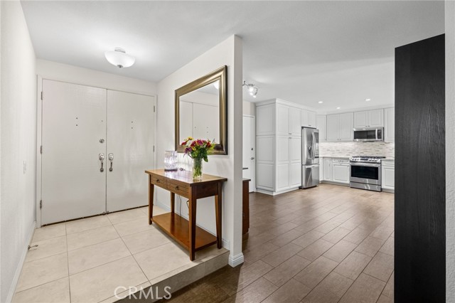 23291 Via Gaudix, Mission Viejo CA: https://media.crmls.org/medias/766b050d-8c5d-4fd1-b5a9-4bdbede9d306.jpg