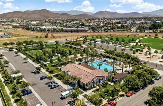 30469 Village Knoll Dr, Menifee CA: https://media.crmls.org/medias/766b24d4-b848-4e54-848a-ad5631981dc2.jpg