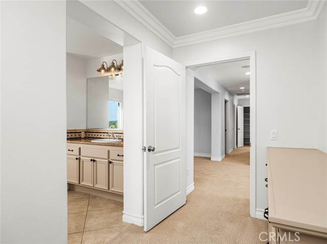 28911 Mirada Circulo, Valencia CA: https://media.crmls.org/medias/766d52f8-f4d7-457d-a9ee-e21c9c9147b2.jpg