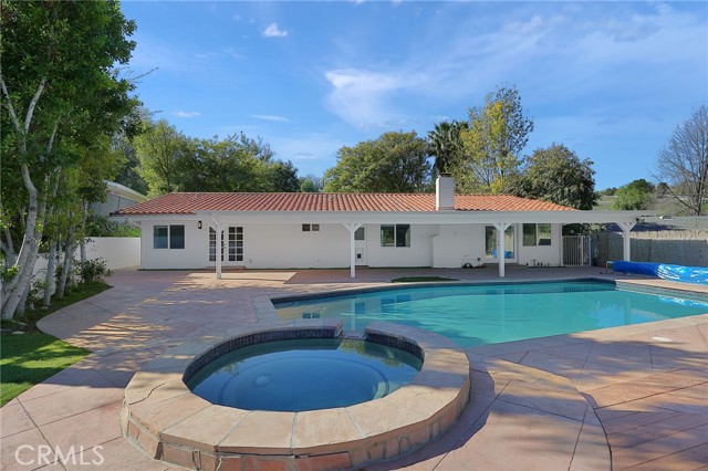 5794 Fairhaven Avenue, Woodland Hills CA: https://media.crmls.org/medias/766de0cd-082c-45f8-b7ba-23ec4d012e24.jpg