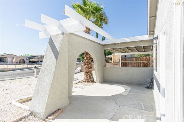 2008 Sequoia Drive, Barstow CA: https://media.crmls.org/medias/766ea862-eb79-44ec-bc30-17c0b581a408.jpg