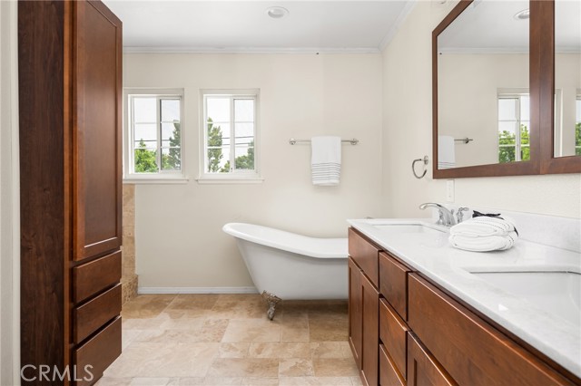 19201 Barrett Lane, North Tustin CA: https://media.crmls.org/medias/766f1afe-a30c-43d0-b7dd-70fb9f99a5f0.jpg