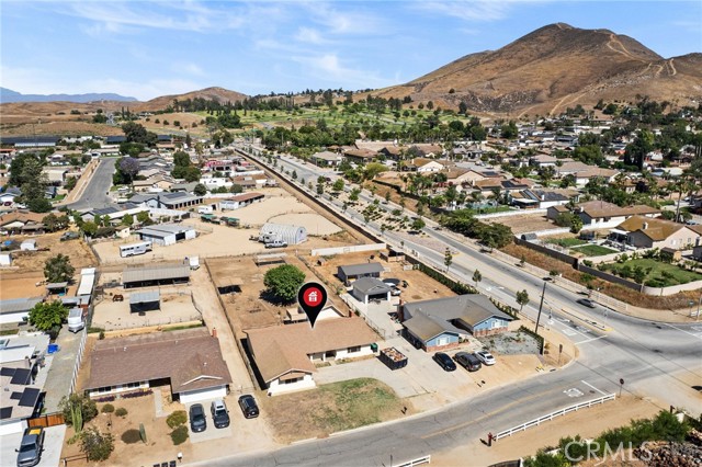 4949 California Avenue, Norco CA: https://media.crmls.org/medias/766fa9c6-2f21-47e3-a160-787553ececcc.jpg
