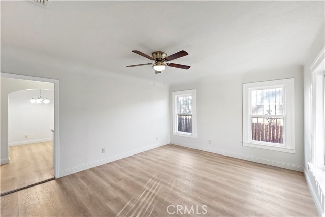 Detail Gallery Image 5 of 22 For 129 W Atchison, Fresno,  CA 93706 - 3 Beds | 2 Baths