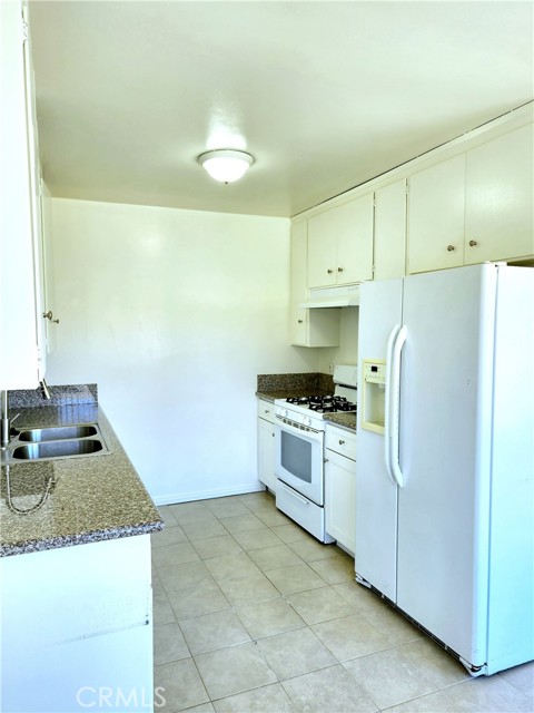 2616 Gates Avenue, Redondo Beach CA: https://media.crmls.org/medias/766fdffc-3a29-48f5-bc84-6efdd06174a5.jpg