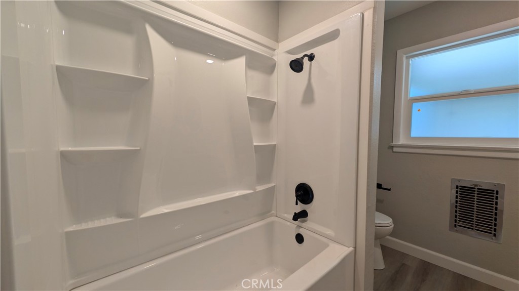 https://media.crmls.org/medias/7670e97e-27a8-4ff4-93b3-34a83cf8e9f3.jpg?preset=X-Large