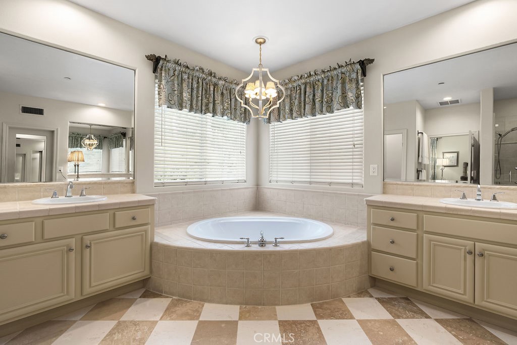 76713cf0 126e 48c5 8361 Aa1284b801b5