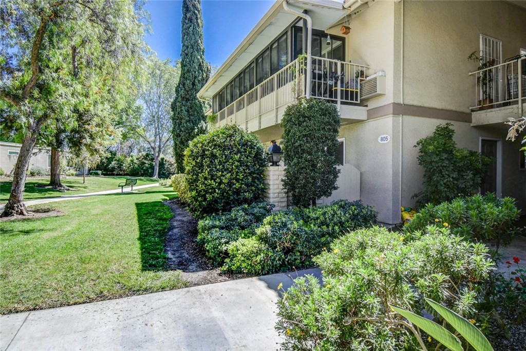 805 Ronda Mendoza #B