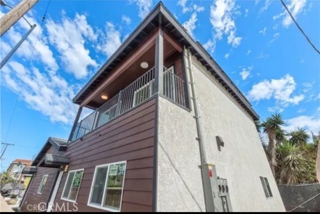 Front Image Thumbnail for CRDW25246735