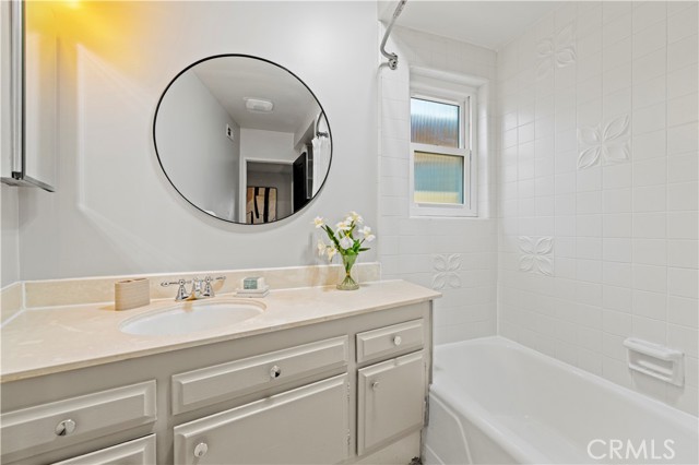 Detail Gallery Image 32 of 55 For 21206 Merridy St, Chatsworth,  CA 91311 - 4 Beds | 3 Baths