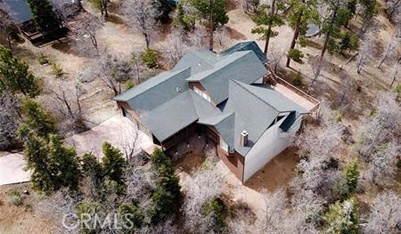 1186 Alameda Ct, Big Bear CA: https://media.crmls.org/medias/76736041-f64d-4ffa-8dff-d8a65f03a212.jpg