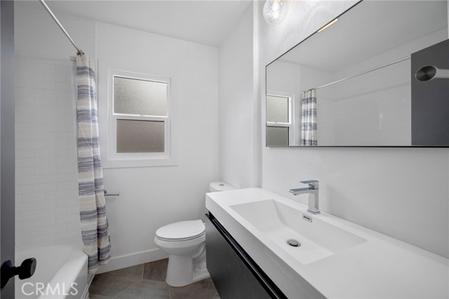 Detail Gallery Image 16 of 29 For 2640 N Buena Vista St, Burbank,  CA 91504 - 3 Beds | 2 Baths