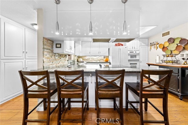 Detail Gallery Image 17 of 64 For 2070 Whitebluff Dr, San Dimas,  CA 91773 - 3 Beds | 2 Baths