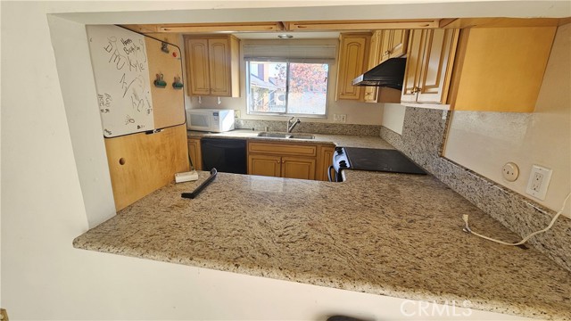 Detail Gallery Image 4 of 4 For 22909 Nadine #B,  Torrance,  CA 90505 - 2 Beds | 1/1 Baths