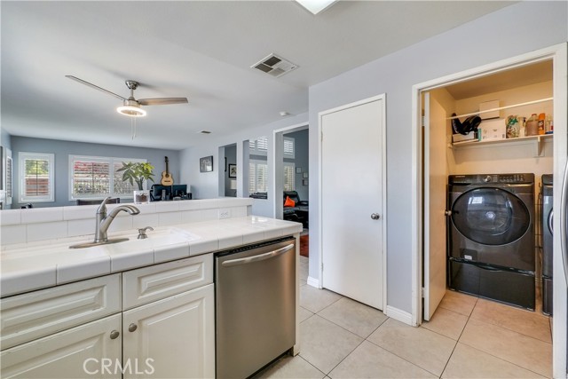 Detail Gallery Image 12 of 39 For 961 Blossomcreek Ln, Corona,  CA 92878 - 3 Beds | 2/1 Baths