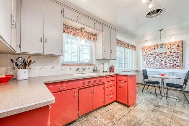 Detail Gallery Image 9 of 40 For 3421 N Callisch St, Fresno,  CA 93726 - 2 Beds | 1/1 Baths
