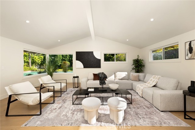 Detail Gallery Image 17 of 37 For 1839 Pitcairn Dr, Costa Mesa,  CA 92626 - 5 Beds | 4/1 Baths