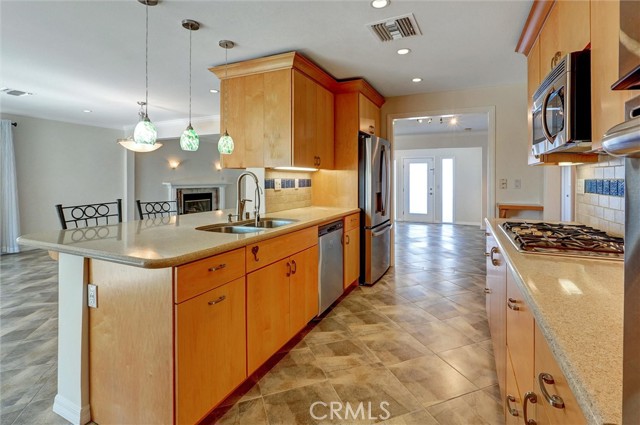 Detail Gallery Image 13 of 31 For 17068 Celtic, Granada Hills,  CA 91344 - 3 Beds | 2 Baths