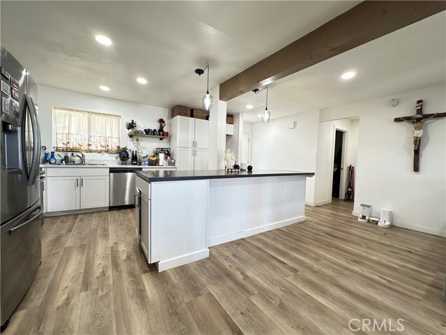 309 Santo Drive, San Jacinto CA: https://media.crmls.org/medias/767686bc-bd83-4073-902b-84bd7f38d0b3.jpg
