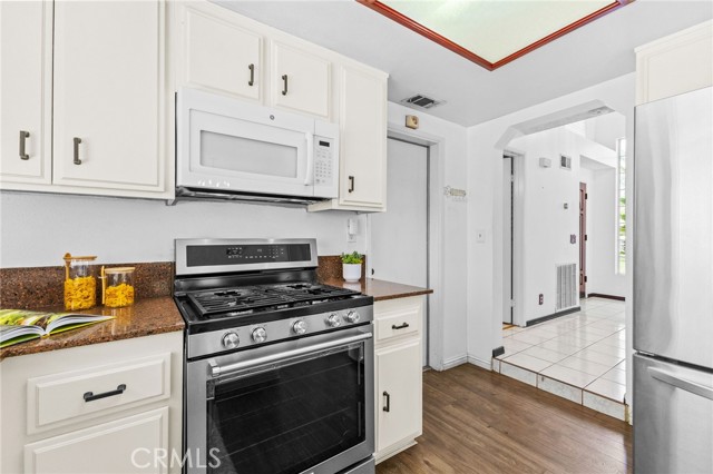 589 S Sutter Avenue, San Bernardino CA: https://media.crmls.org/medias/7676d0e8-e4b1-4802-b92c-891d13288ea8.jpg