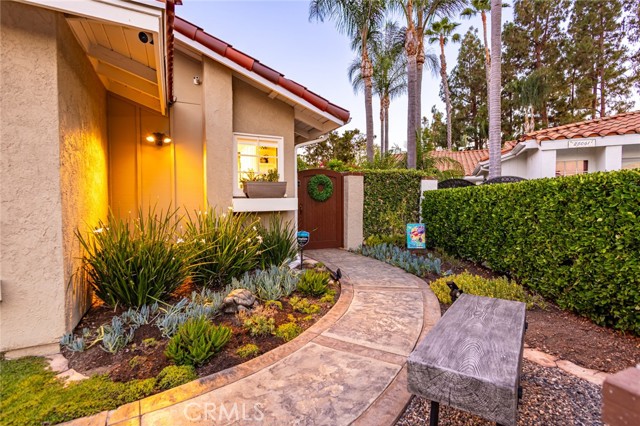 25065 Sunset W Place, Laguna Hills CA: https://media.crmls.org/medias/7676e38c-f578-4fd2-8e83-88238b6bdd71.jpg