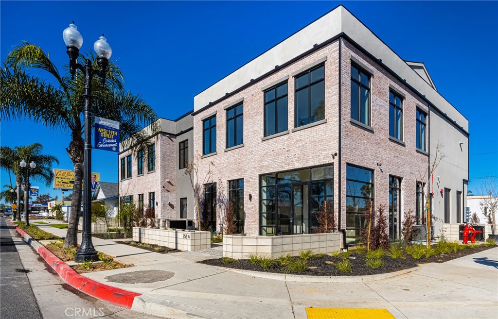 752 W 19th Street B, Costa Mesa, CA 92627