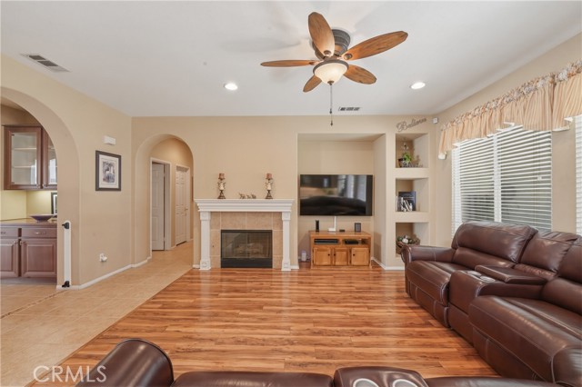 Detail Gallery Image 16 of 67 For 28245 Little Lake Ct, Menifee,  CA 92585 - 4 Beds | 3/1 Baths