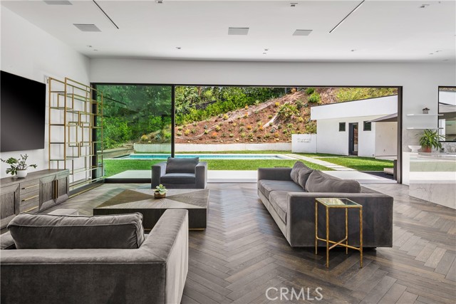 9924 Liebe Drive, Beverly Hills CA: https://media.crmls.org/medias/7678f40d-2b7f-4179-bd11-7812b079c9fa.jpg