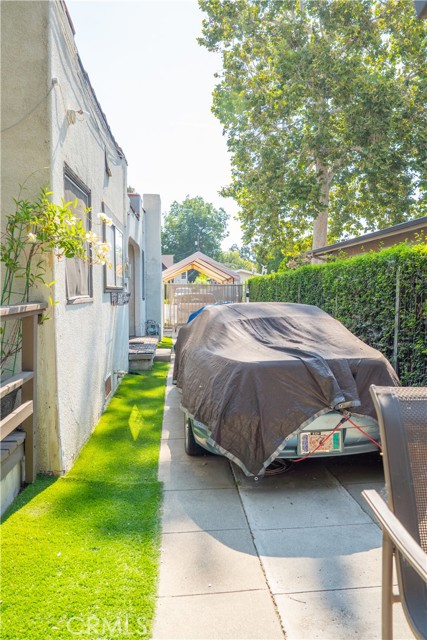 7319 Owensmouth Avenue, Canoga Park CA: https://media.crmls.org/medias/767a5ac8-a4f6-4387-b135-d8a942ddc4c8.jpg