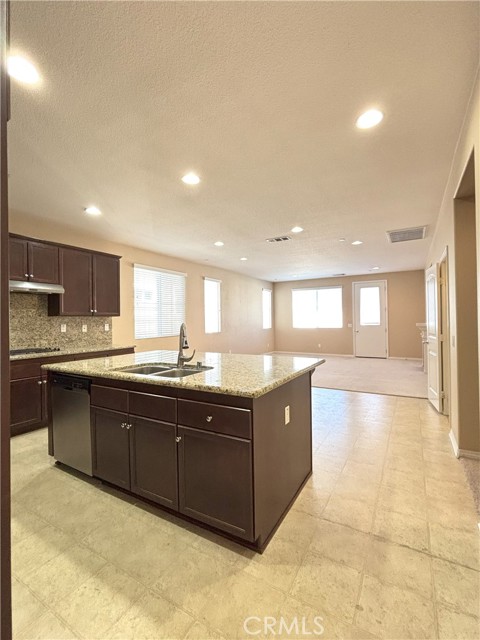 Detail Gallery Image 5 of 31 For 7450 Silver Saddle Ct, Corona,  CA 92880 - 5 Beds | 3/1 Baths