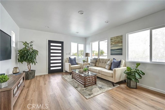 Detail Gallery Image 8 of 19 For 2921 S Pacific Ave, San Pedro,  CA 90731 - 2 Beds | 2 Baths