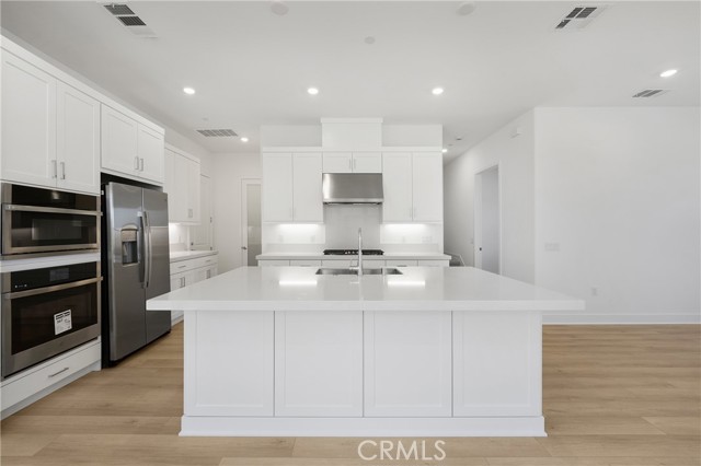 141 Dolores, Irvine CA: https://media.crmls.org/medias/767bfba0-4f80-4565-b07c-e1a7150b58bd.jpg