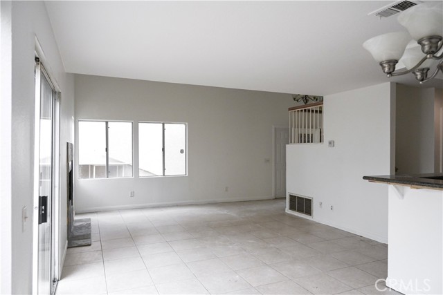 Detail Gallery Image 5 of 19 For 13605 Plato Dr, Moreno Valley,  CA 92553 - 3 Beds | 2/1 Baths