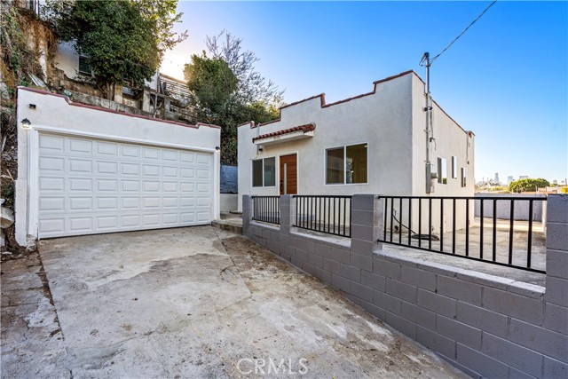 Detail Gallery Image 1 of 16 For 525 Camulos St, Los Angeles,  CA 90033 - 2 Beds | 1 Baths