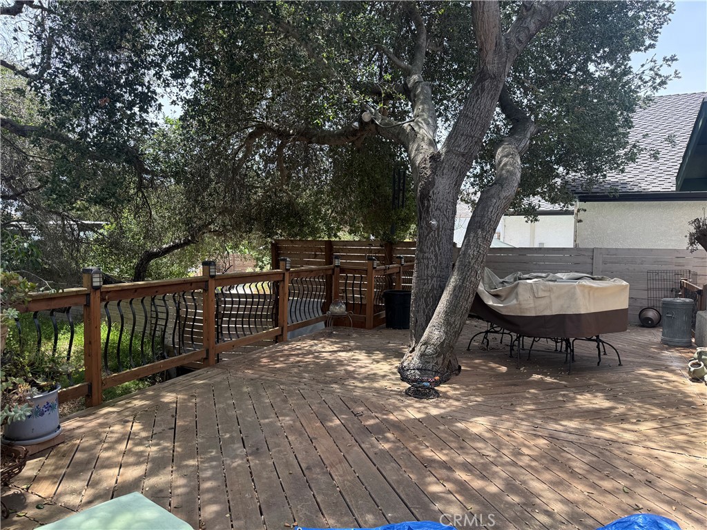 https://media.crmls.org/medias/767cd074-cfb2-404a-93de-4b3d298d88f4.jpg?preset=X-Large