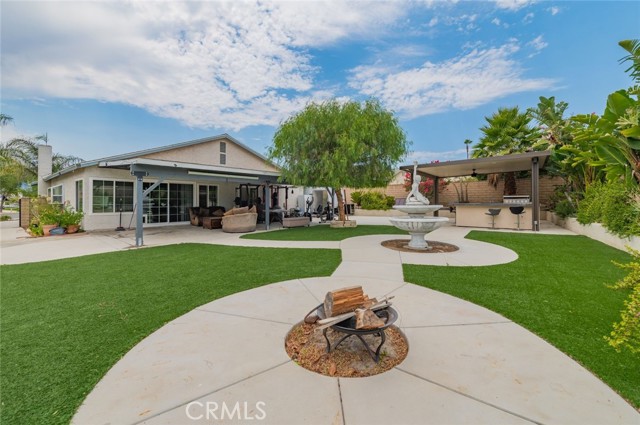 Detail Gallery Image 14 of 28 For 1424 Norfolk St, Corona,  CA 92878 - 4 Beds | 2 Baths