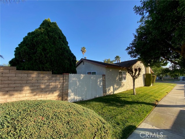 Detail Gallery Image 8 of 37 For 2513 E Laurel Valley Ln, Ontario,  CA 91761 - 3 Beds | 2 Baths