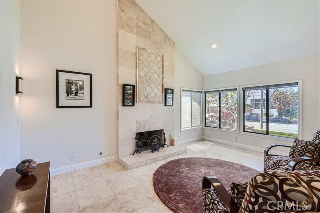 Detail Gallery Image 16 of 48 For 4048 Mistral Dr, Huntington Beach,  CA 92649 - 4 Beds | 2/1 Baths