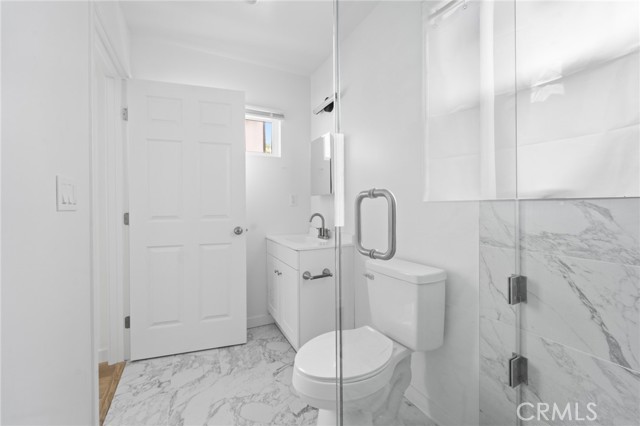 18656 Runnymede Street, Reseda CA: https://media.crmls.org/medias/76806fa2-5c5a-4ca7-a659-64230e71404b.jpg