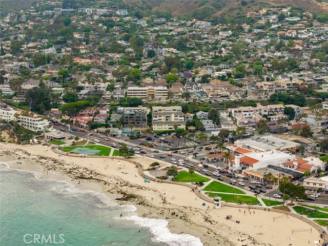 411 Poplar Street, Laguna Beach CA: https://media.crmls.org/medias/7682affa-6cd2-41ff-b793-18b2f19a696a.jpg