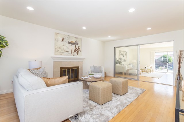 Detail Gallery Image 4 of 42 For 11144 Haskell, Granada Hills,  CA 91344 - 3 Beds | 2 Baths